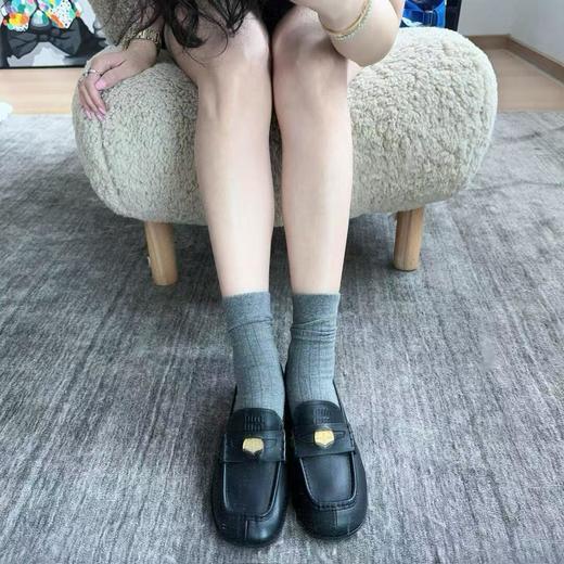 Miu Miu 2025春夏系列再次推出 Penny金币乐福鞋（HC） 商品图3