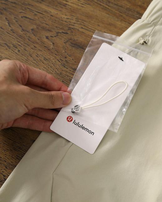 点此购买 lululemon露露夏季男士运动短裤 LL 319637 商品图9