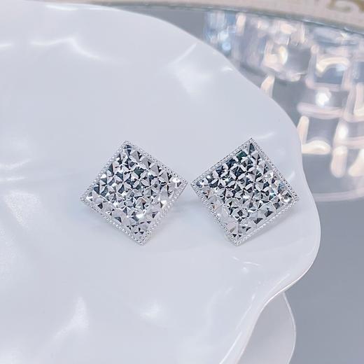 【限时8.8折】【线上铂金馆】PT950 铂金实心仿钻刻面菱形耳钩耳饰耳钉(PTES00080)预售产品下单后不退款不退货不换货不补差价) 商品图0