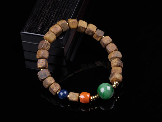 XY0350沉香+碧玉南红青金石方形珠手串 商品图1