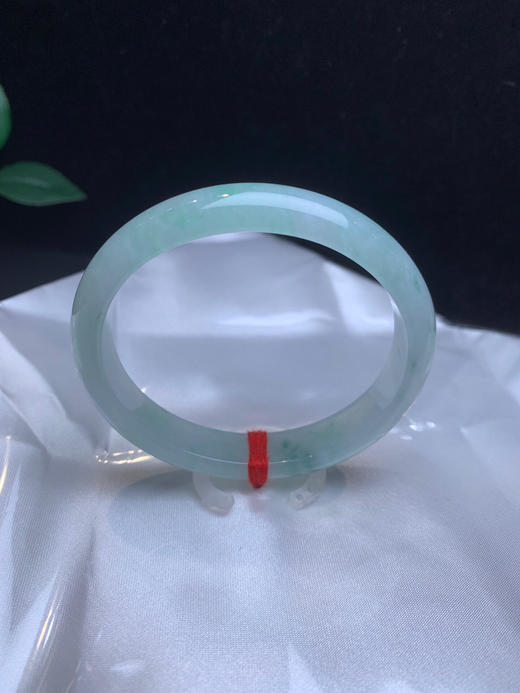 620061，56.7冰飘花贵妃，整体清新干净， 很秀气，飘星星点点的绿花，润润的 均匀 商品图2