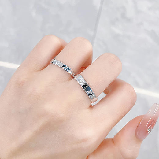 【限时8.8折】【线上铂金馆】PT950 #情侣日常 铂金实心活口戒指鱼鳞斜纹圈戒情侣戒对戒/对(PTQLJ00001)预售产品下单后不退款不退货不换货不补差价) 商品图0