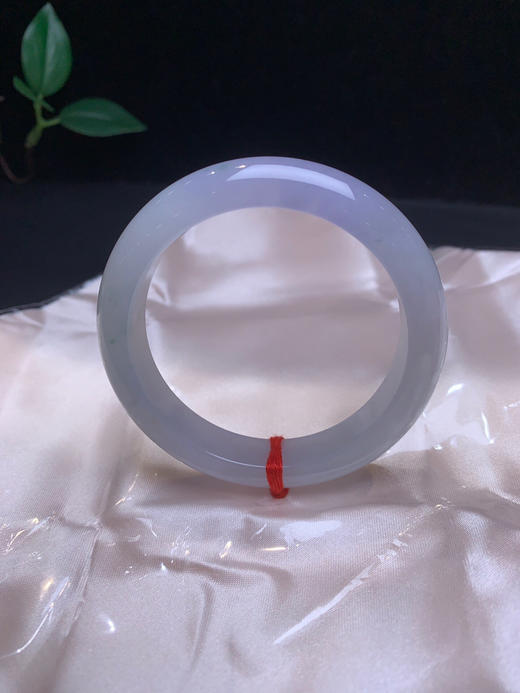 620062，52.8冰紫正圈手镯，冰底，一截粉紫底，一截还飘了一点点花色，纯净清新 商品图1