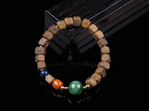 XY0350沉香+碧玉南红青金石方形珠手串 商品图0