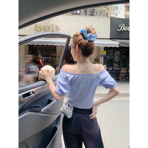 【110元任选2件】最后一波现货！一字肩短款条纹衬衫 商品图4