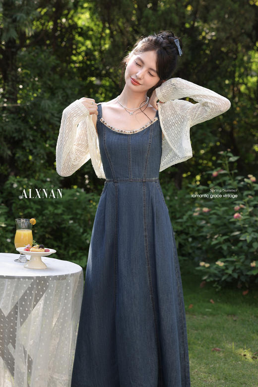 【65折秒杀】鹿向南「靛蓝织梦」法式气质蓝色牛仔吊带连衣裙L55859 商品图5