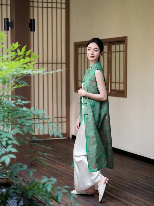 盛唐婧 |真丝宋锦金鱼纹对襟长马甲 商品图3