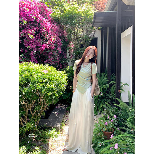 <曾小咸推荐>不规则绿色交叉v领收腰短袖T恤 商品图2