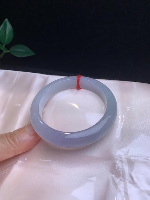 620062，52.8冰紫正圈手镯，冰底，一截粉紫底，一截还飘了一点点花色，纯净清新 商品图4