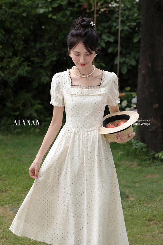 鹿向南「轻氧初夏」气质杏色法式短袖连衣裙女显瘦方领长A字裙夏 商品图5