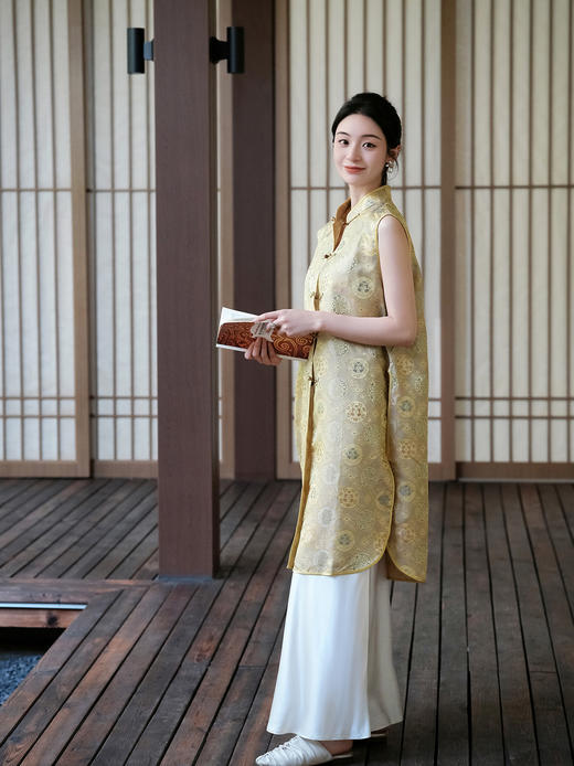 盛唐婧 |真丝宋锦花罗圆形花卉长马甲 商品图0