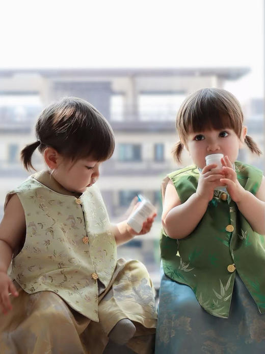 盛唐牡丹| Kids 文竹织锦缎儿童马甲[特价品] 商品图4
