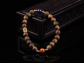 XY0339沉香+南红青金石手串