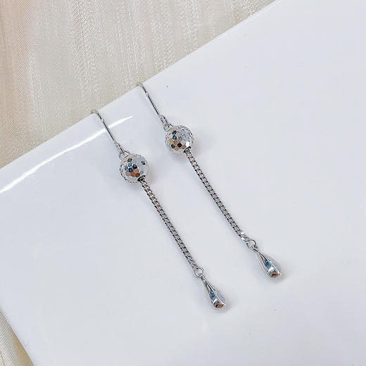 【限时8.8折】【线上铂金馆】PT950 #CNC 铂金空心水滴流苏鱼鳞金珠耳饰耳吊耳钩(PTES00071)预售产品下单后不退款不退货不换货不补差价) 商品图1