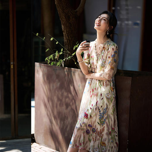 丁摩 春夏女装新款立体印花植物印花100%桑蚕丝收腰气质连衣裙5ZF-90494 商品图1