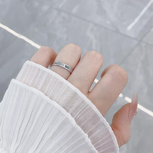 【限时8.8折】【线上铂金馆】PT950 铂金实心固口CNC猫眼圈戒（面宽约3.3-3.7mm）(PTJZ00028)预售产品下单后不退款不退货不换货不补差价) 商品图0