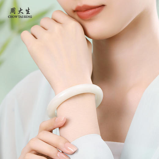 周大生白月光手镯 商品图6