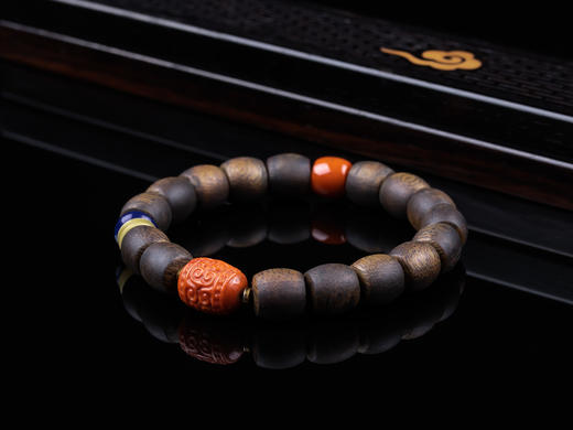 XY0348沉香+文玩三宝南红回纹珠蜜蜡青金石手串 商品图3