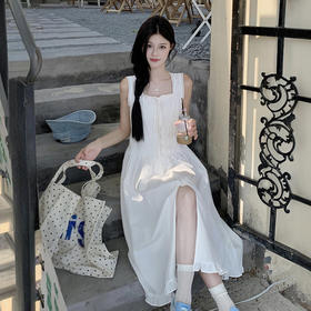 西遇法式初恋小白裙女夏季新款旅游收腰方领无袖吊带连衣裙SS050809