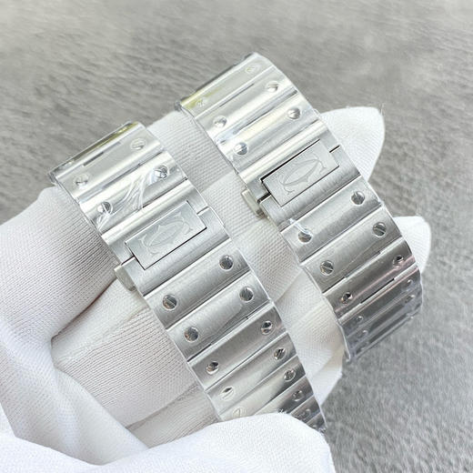 BV-Factory具工匠精神的
Cartier卡地亚Santos山度士系列
WSSA0009 WSSA0013 男女装全线到货❕❕❕
产品横空出世 突破传统思维 
真正做出与原装媲美的复刻品✔️✔️ 商品图14