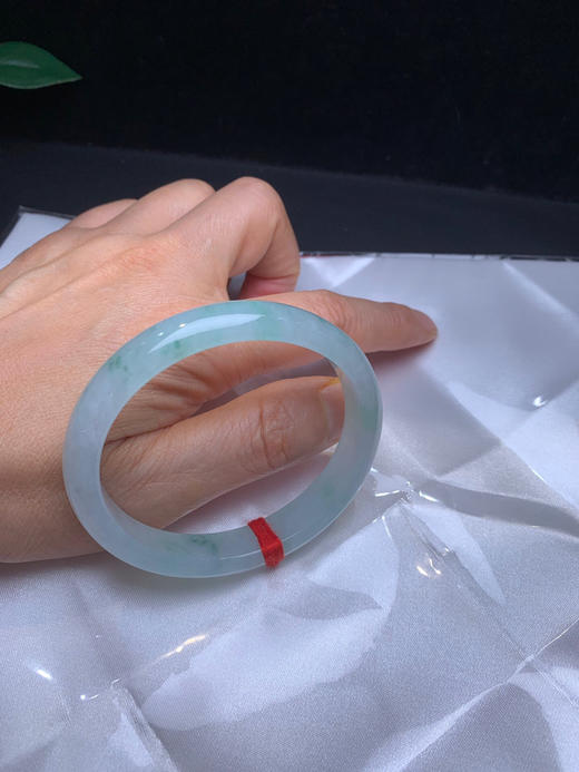 620061，56.7冰飘花贵妃，整体清新干净， 很秀气，飘星星点点的绿花，润润的 均匀 商品图5