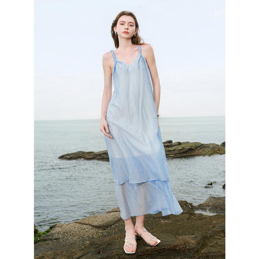 三彩2025夏季新款莱赛尔V领吊带裙连衣裙双层裙摆长裙度假M 商品图1