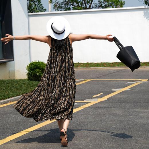 HERA CHOLE暗夜鎏金V领压褶连衣裙 | 贵气黑金老钱风，今年爆火，一件穿出高级感 商品图3