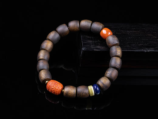 XY0348沉香+文玩三宝南红回纹珠蜜蜡青金石手串 商品图2