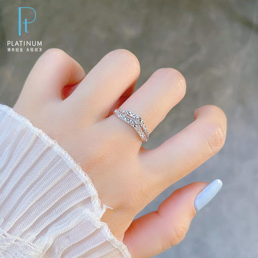 【限时8.8折】【线上铂金馆】PT950 【国际铂金协会】铂金空心活口戒指百搭时尚双V仿钻活口女戒(ACPTJZ00014)预售产品下单后不退款不退货不换货不补差价) 商品图0