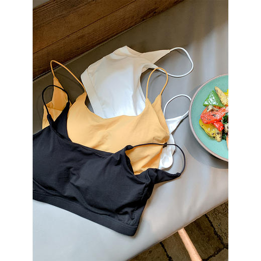 <曾小咸推荐> 美背内衣细肩带带胸垫吊带背心 商品图1