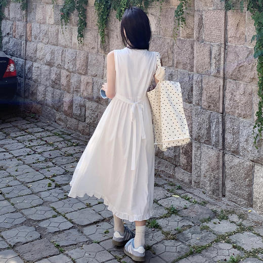 西遇法式初恋小白裙女夏季新款旅游收腰方领无袖吊带连衣裙SS050809 商品图4