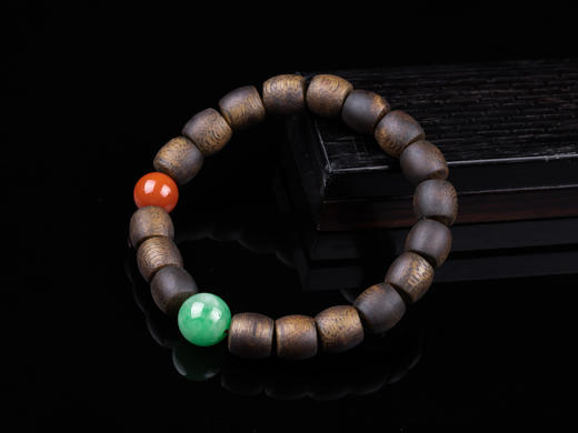 XY0349沉香+翡翠南红桶珠手串 商品图2