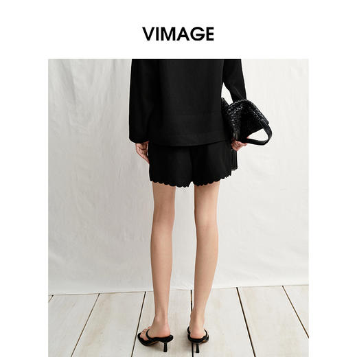 VIMAGE纬漫纪松弛感阔腿宽松垂感简约高腰醋纤短裤2025夏季新款V2305926 商品图4