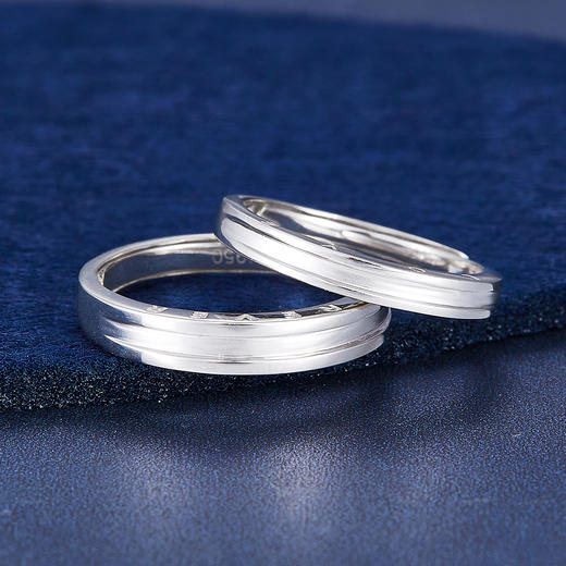【限时8.8折】【线上铂金馆】PT950 #情侣日常 #十二铂记 【国际铂金协会】铂金FOREVER LOVE凹纹活口情侣戒/对(BQLJ00022)预售产品下单后不退款不退货不换货不补差价) 商品图1