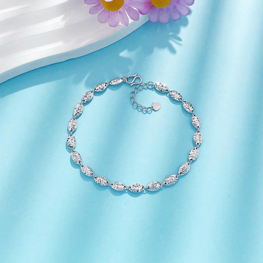 【限时8.8折】【线上铂金馆】PT950 #清新 铂金空心调节车花水滴手链（面宽约3.7-4.1mm）(PTSL00038)预售产品下单后不退款不退货不换货不补差价) 商品图0