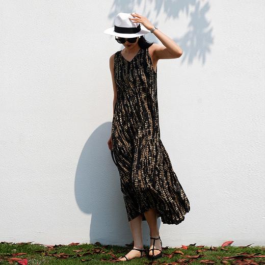 HERA CHOLE暗夜鎏金V领压褶连衣裙 | 贵气黑金老钱风，今年爆火，一件穿出高级感 商品图4