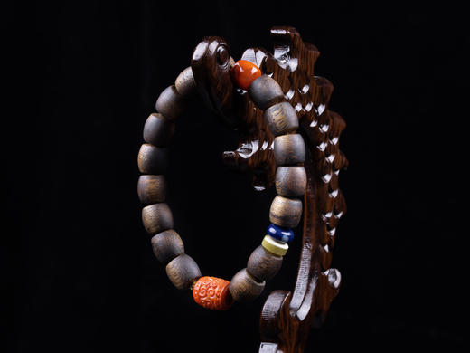 XY0348沉香+文玩三宝南红回纹珠蜜蜡青金石手串 商品图8