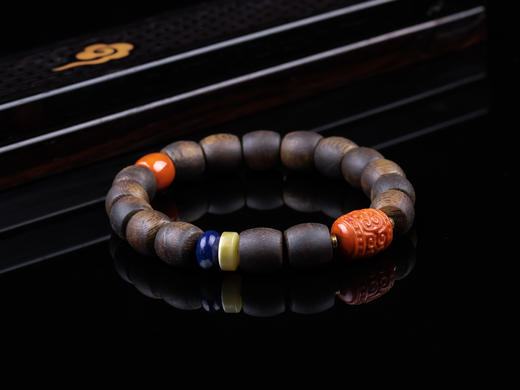 XY0348沉香+文玩三宝南红回纹珠蜜蜡青金石手串 商品图4