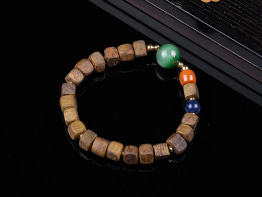 XY0350沉香+碧玉南红青金石方形珠手串 商品图6