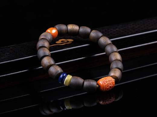 XY0348沉香+文玩三宝南红回纹珠蜜蜡青金石手串 商品图7