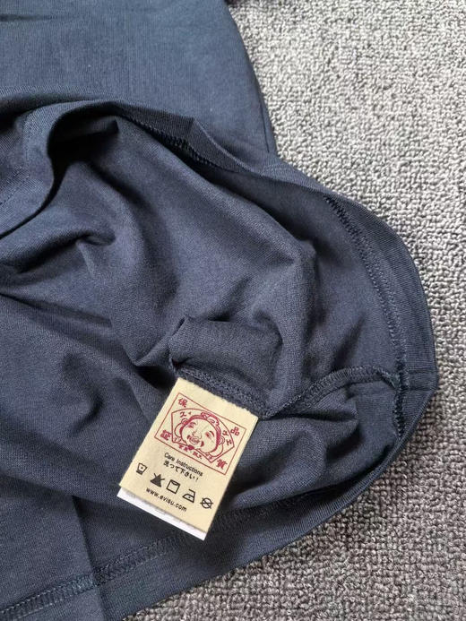 原单正品 EVISU男款T恤 印花纯棉圆领潮流时尚休闲百搭短袖 宽松版型 上身舒适 产地 柬埔寨 
尺码  XL 几件
特价💰158包邮 商品图6