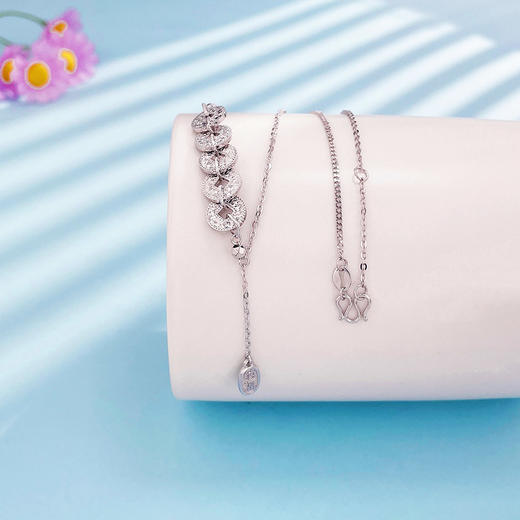 【限时8.8折】【线上铂金馆】PT950 #碎碎冰 #招财纳福 【国际铂金协会  精品】铂金镂空纳福方牌招财铜钱造型金币Y形流苏调节套链(BTL00280)预售产品下单后不退款不退货不换货不补差价) 商品图2