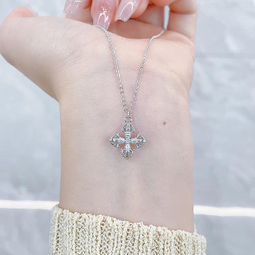 【限时8.8折】【线上铂金馆】PT950 铂金镂空调节十字金刚杵套链(PTTL00099)预售产品下单后不退款不退货不换货不补差价) 商品图2