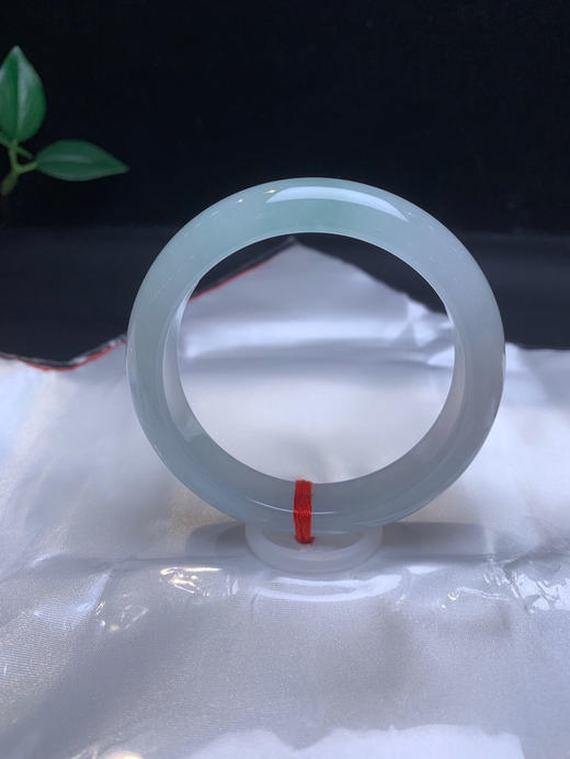 620065，54.8冰底种水镯，冰底，纯净清爽，有一截带些底色 商品图0