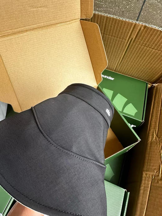 正品蕉下「蛋卷帽」随行防护，UPF50+全脸防晒，紫外线？根本追不上你！防晒力不止UPF50+
紫外线阻隔率≥99.9%
黑白两个色，官网150 商品图7