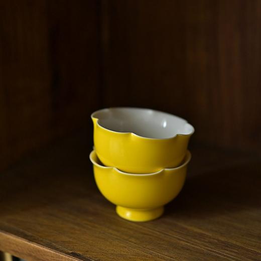 「景德镇高温颜色釉柠檬黄花口白瓷茶杯」家用古典小高足陶瓷品茗杯 商品图1