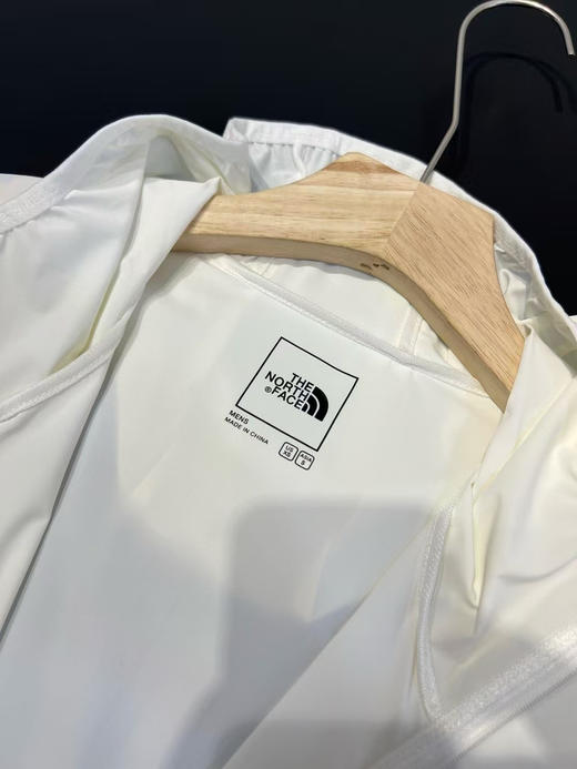 原单北面 Tnf情侣款防泼水防晒连帽皮肤衣外套～
三个色。尺码S-XXL 商品图10