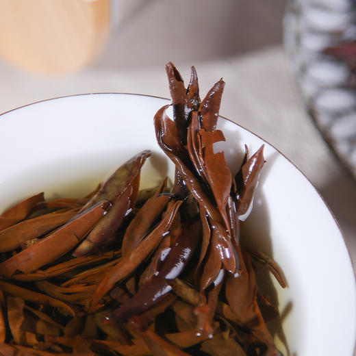 【8折】2025《慕野》古树晒红 礼盒装 160克/套 商品图6