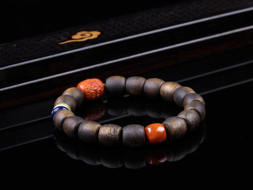 XY0348沉香+文玩三宝南红回纹珠蜜蜡青金石手串 商品图5