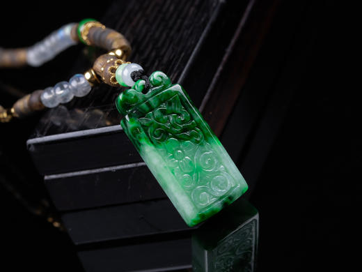 XY0359沉香+翡翠仿古祥纹无事牌挂件 商品图1